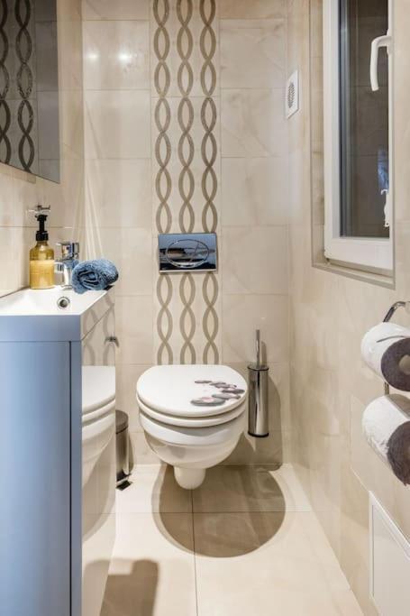 Apartament Relaxing Spacious Balcony Super Near Opera *