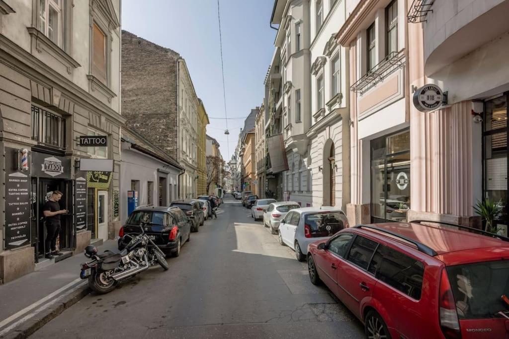 Relaxing Spacious Balcony Super Near Opera * Budapesta