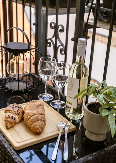 Apartament Relaxing Spacious Balcony Super Near Opera *